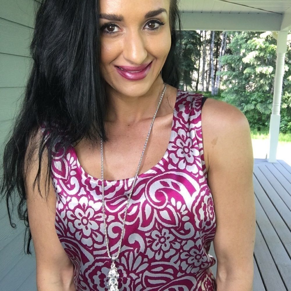 Chico’s pink grey floral silky sleeveless blouse - Picture 2 of 8